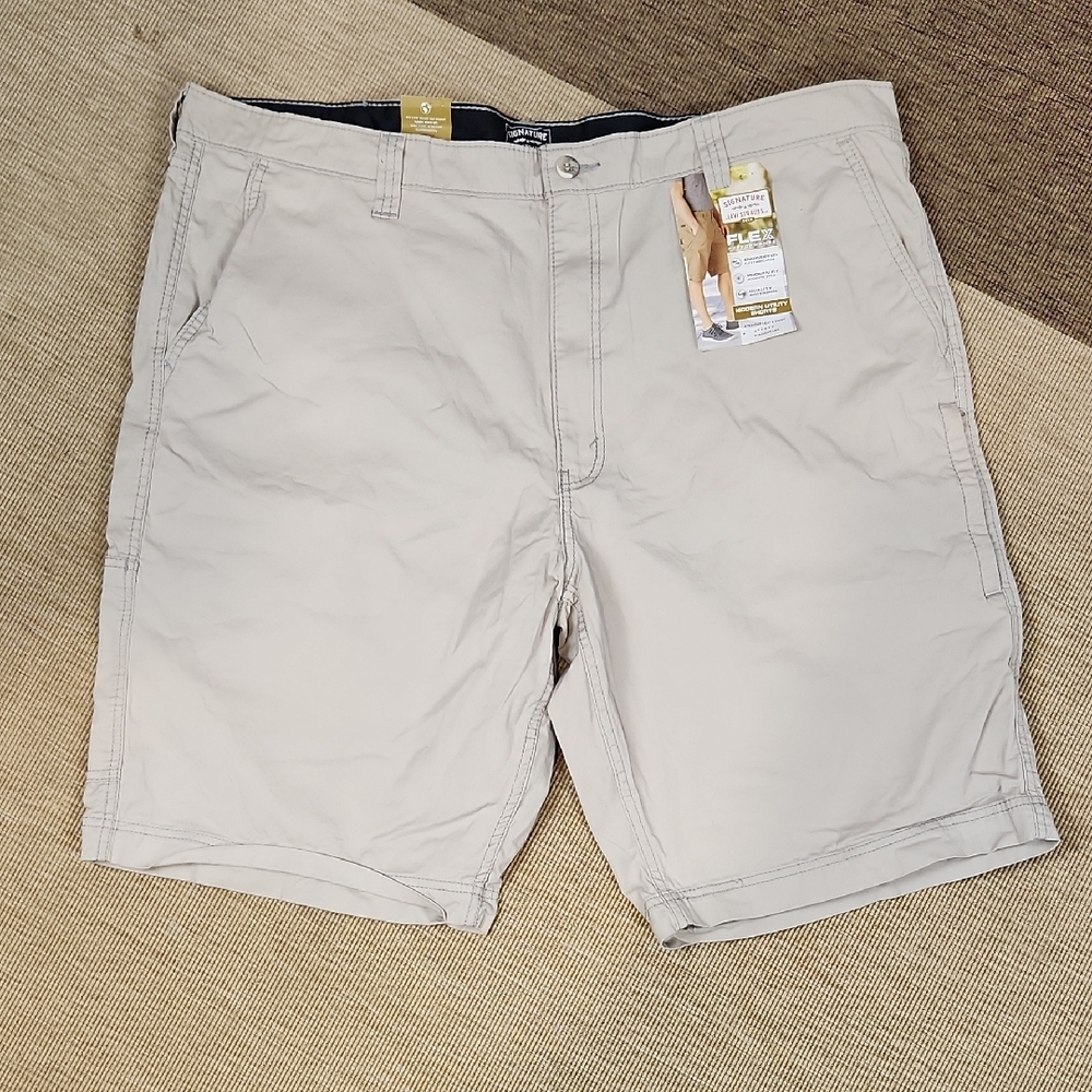Levi's Modern Utility Shorts Tan Flex Performance 46 NWT